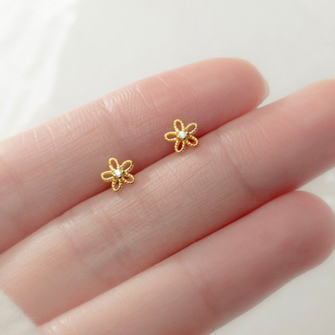 Dainty Flower Studs